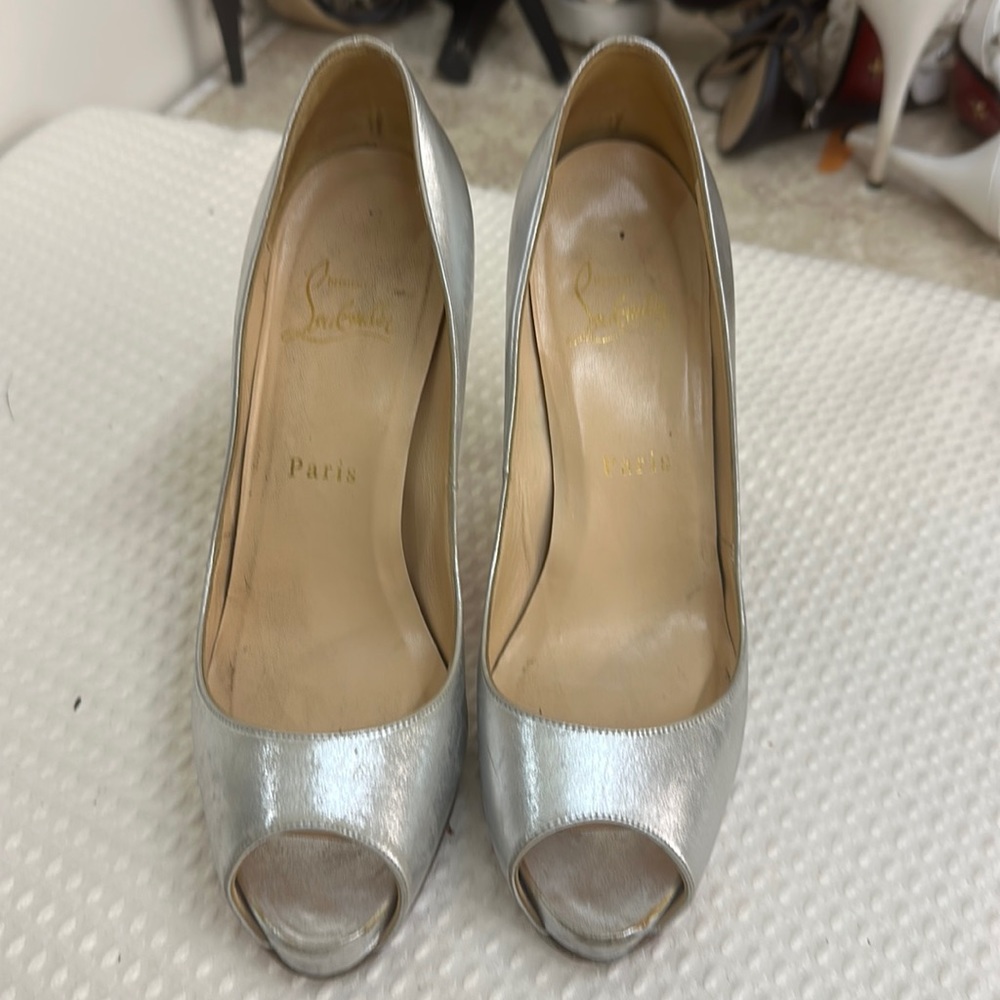 A lovely & comfortable pair of Christian Loubtan